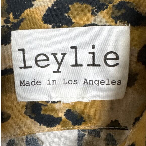 Leylie Los Angeles Go To Button Up Shirt Animal Print Italian Rayon Tailored Fit - Picture 9 of 11